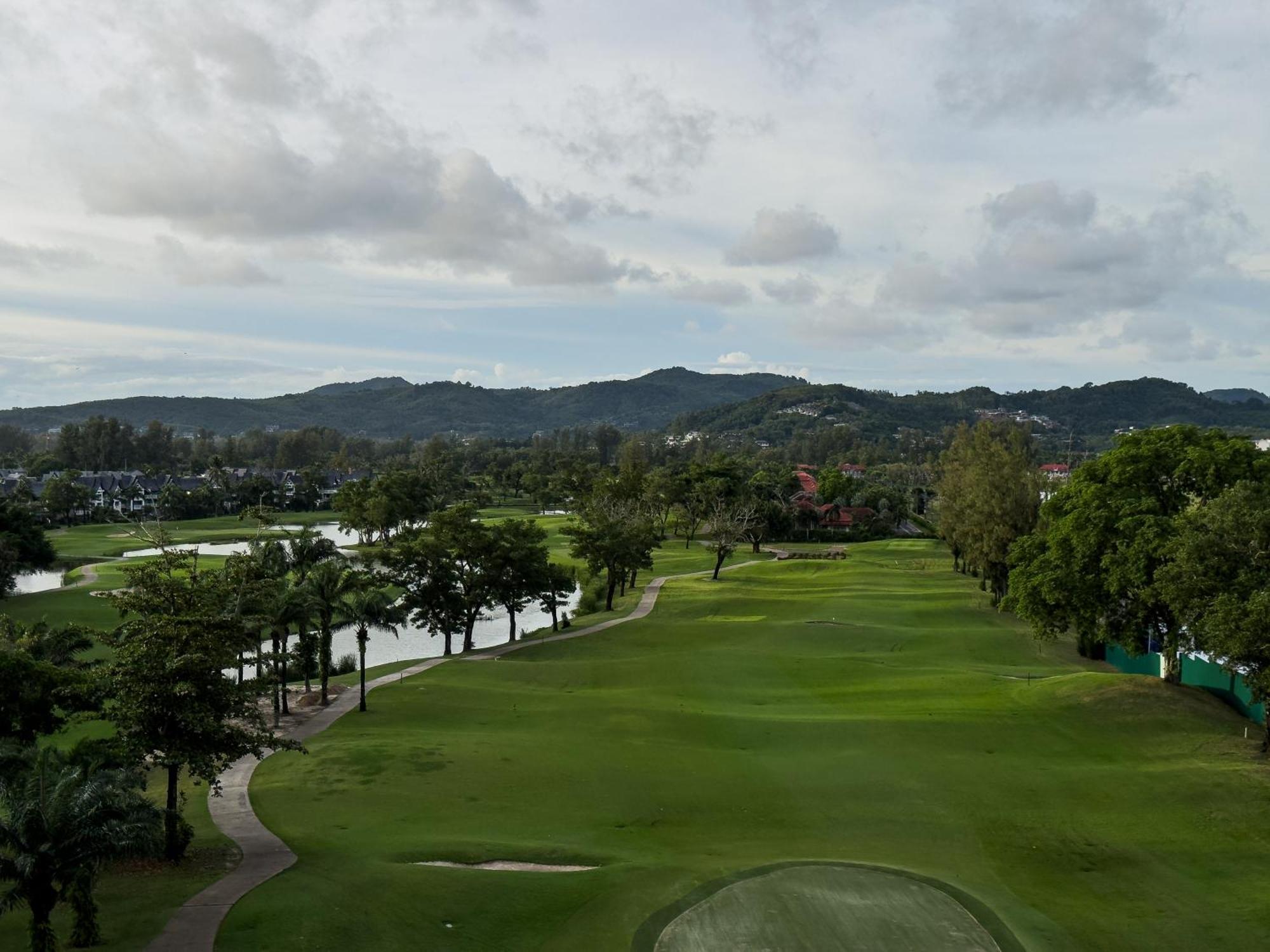 Skypark Laguna Bangtao Pangsapuri *