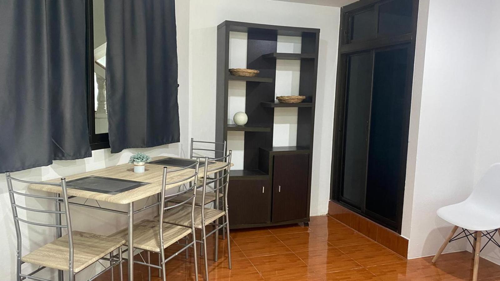 White House In Chalong Hills Apartment *