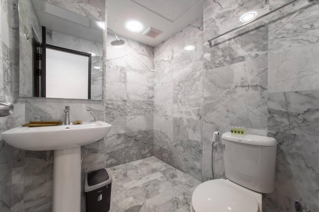 1 Bedroom Naiharn P607by Ibg