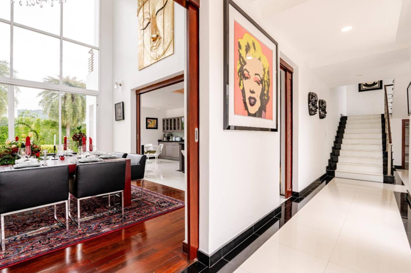 Villa Kyerra 88-16 An Exquisite Mansion With Eclectic Interiors