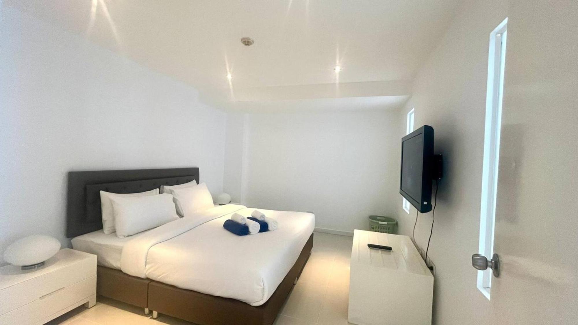 B14 Pool Access Partial Seaview 2brs 1 Bath Karon Ban Karon