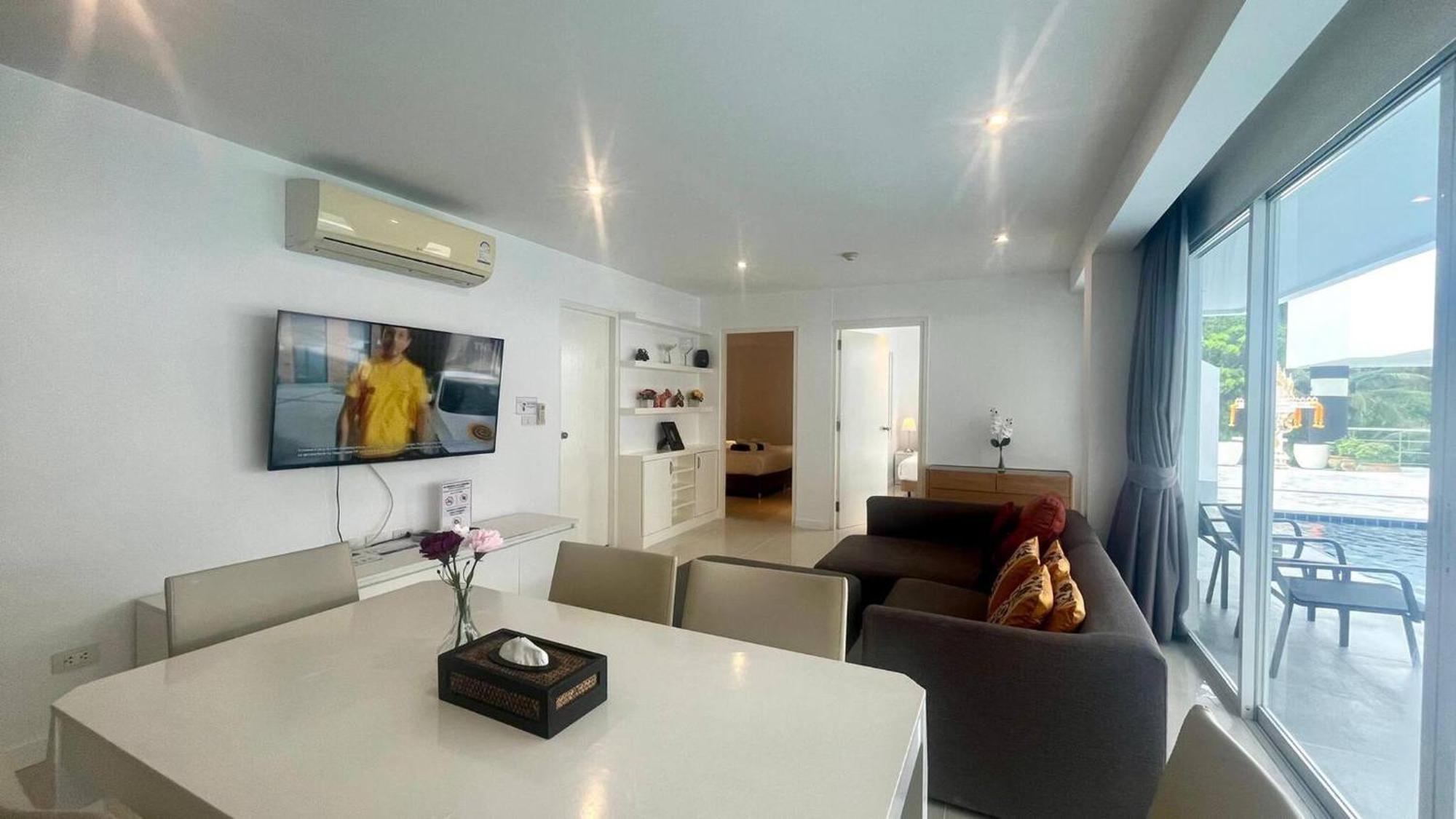 B14 Pool Access Partial Seaview 2brs 1 Bath Karon
