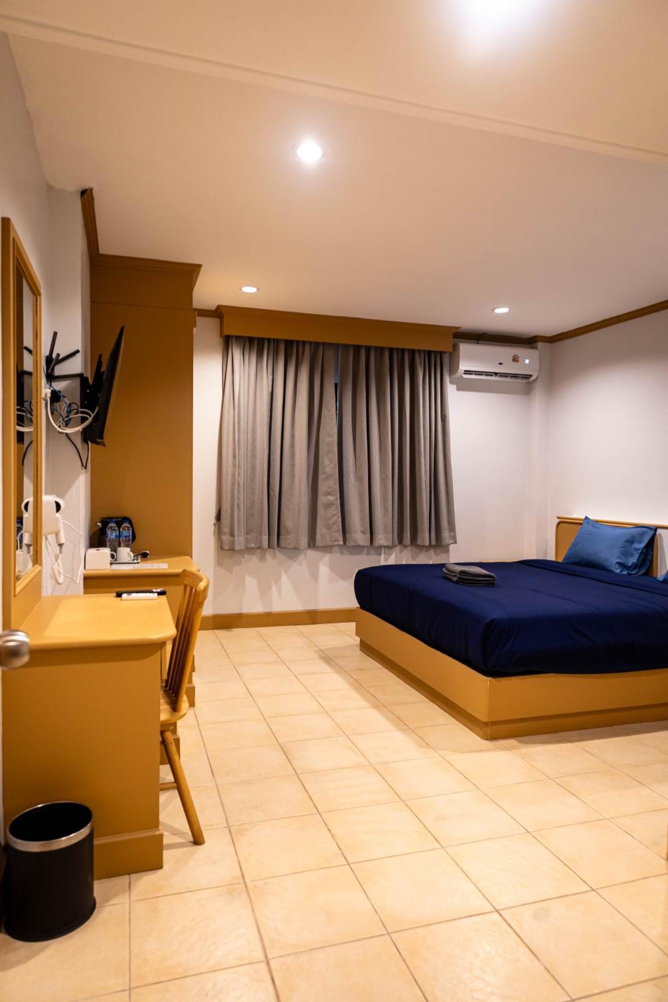 Hostel Jb House *