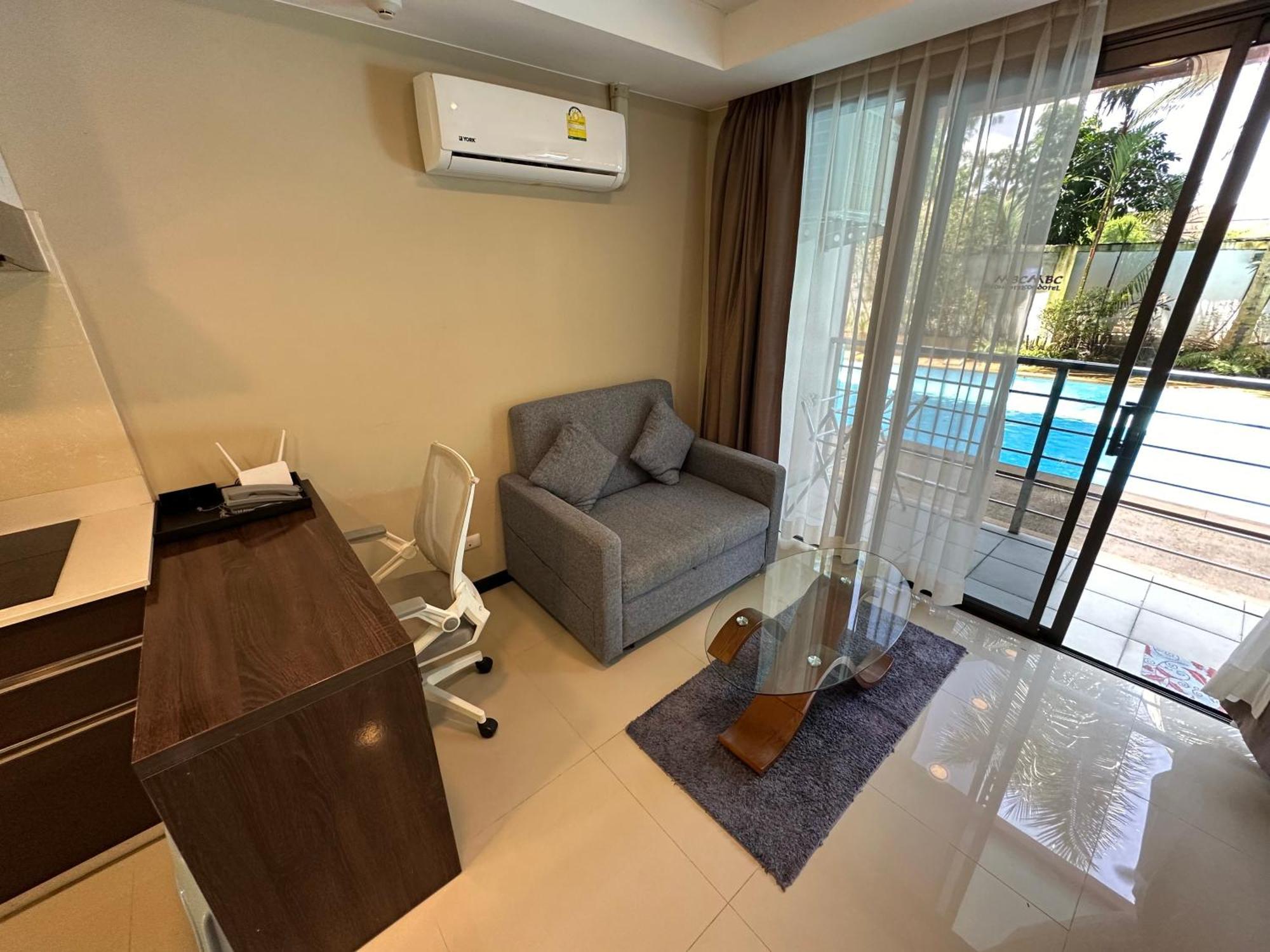 1 - Bedroom Pool Access, 750m To The Apartment Ban Bo Sai Klang