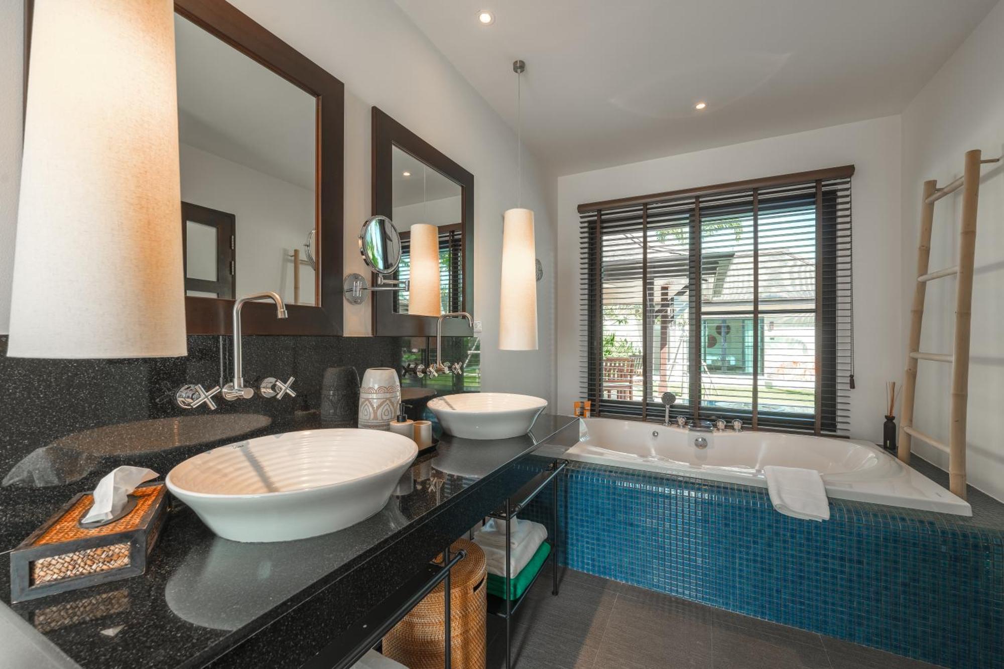 Villa 4br Luxury Pool With Tropical Garden Nearby Bangtao And Layan