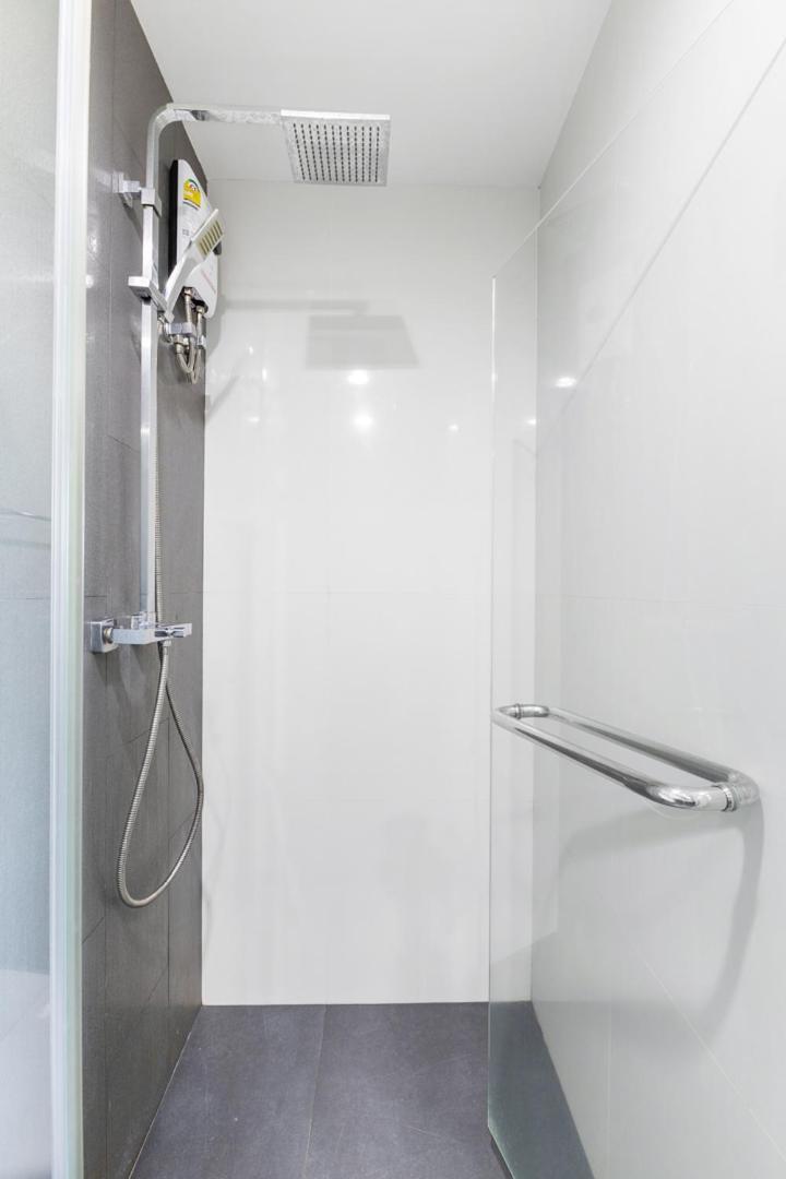Apartment 6th Avenue Surin Condomium