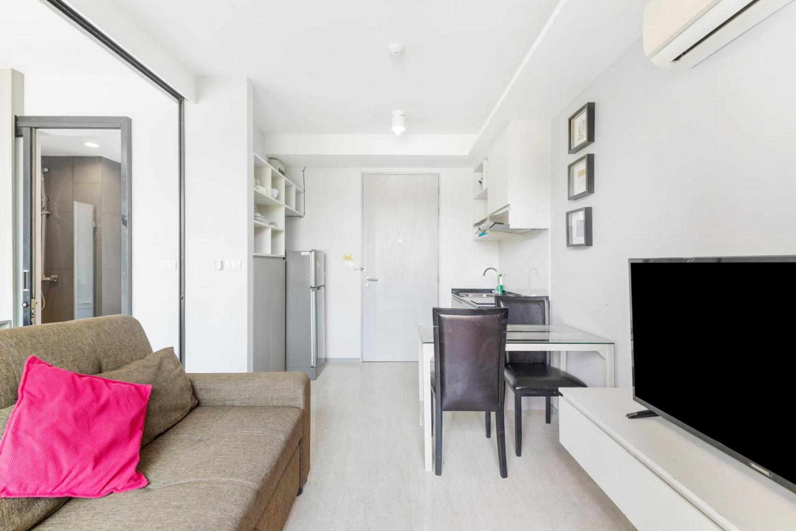 Apartment 6th Avenue Surin Condomium Ban Lum Fuang