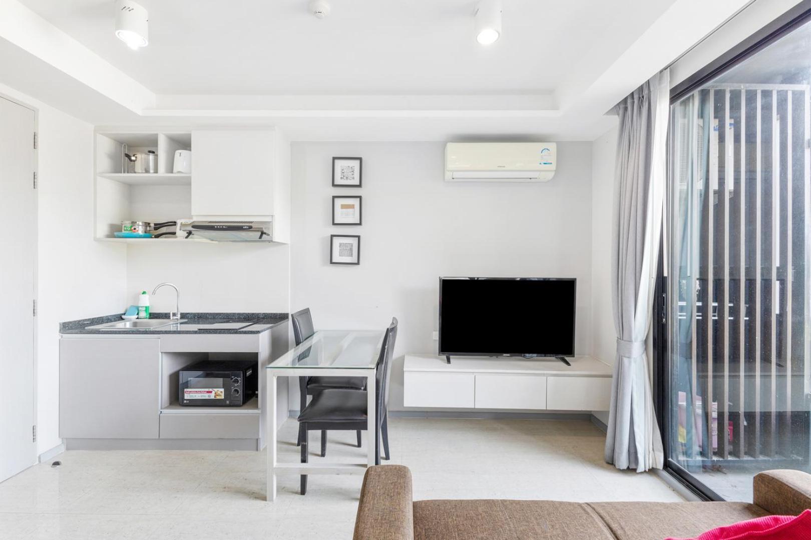 Apartment 6th Avenue Surin Condomium Ban Lum Fuang