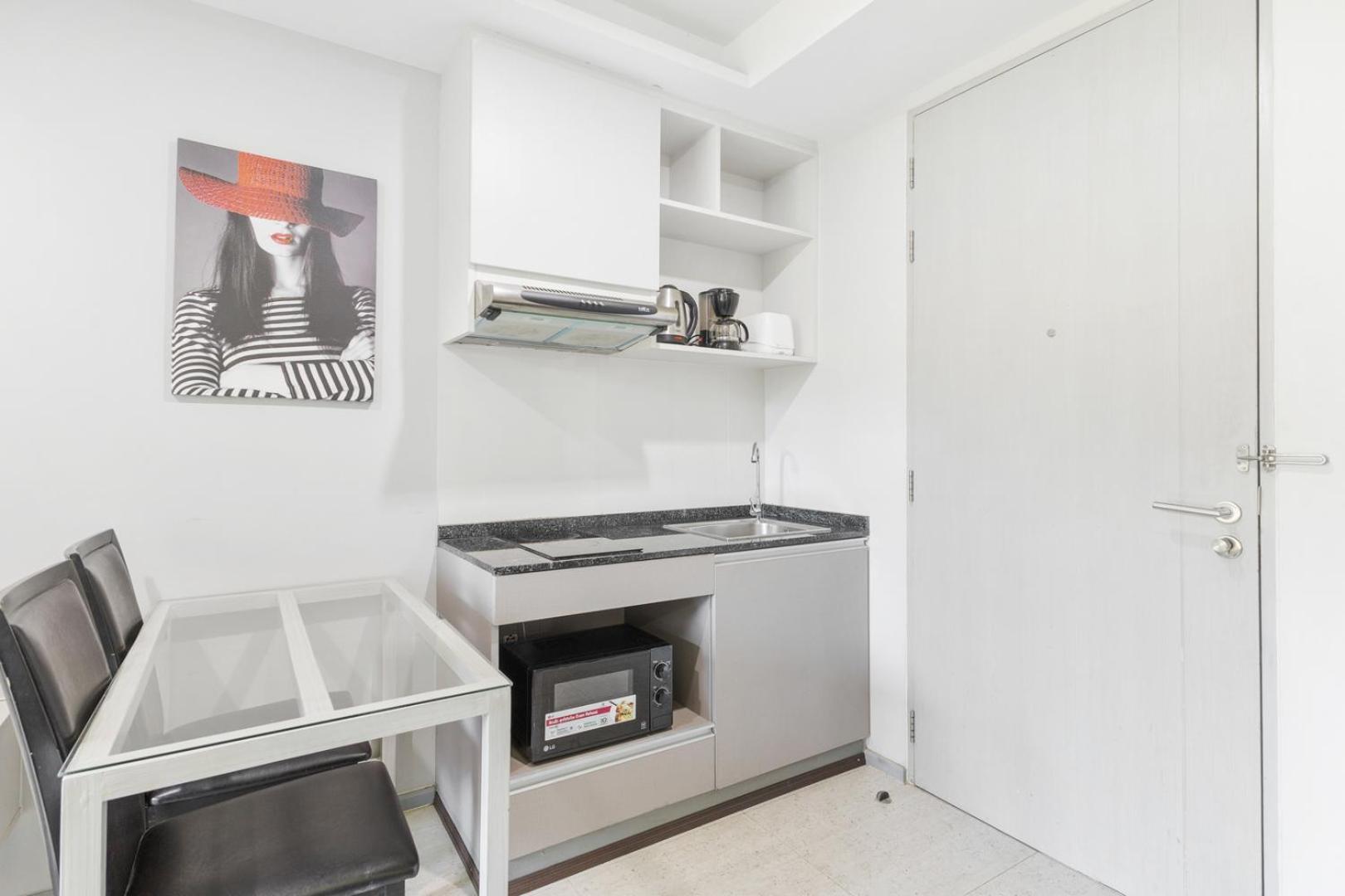 Apartment 6th Avenue Surin Condomium