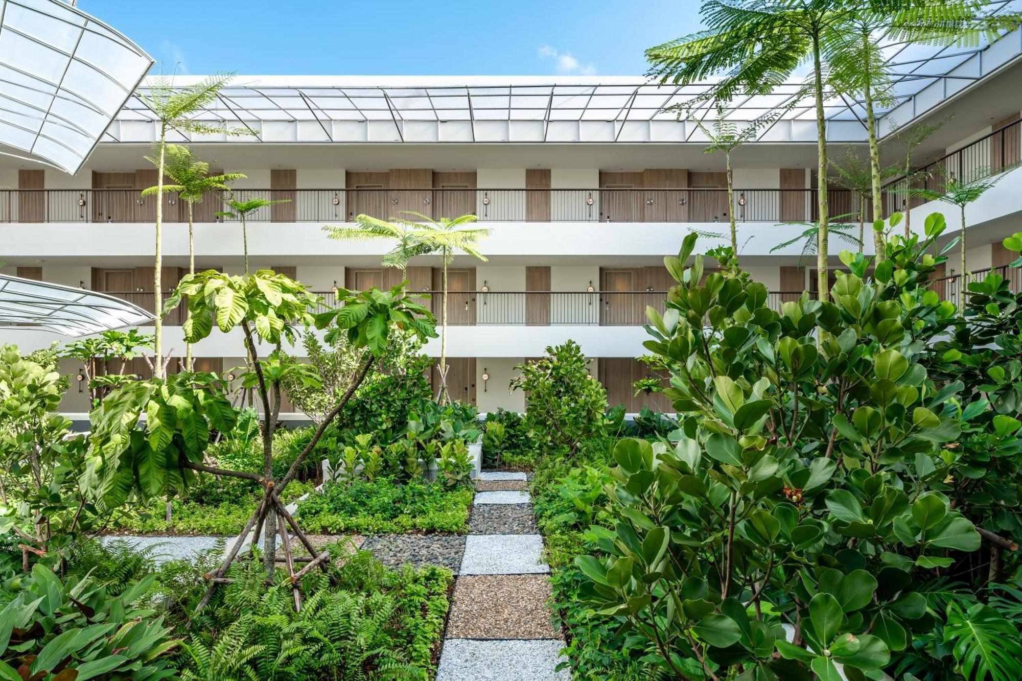 M Social Phuket 5*