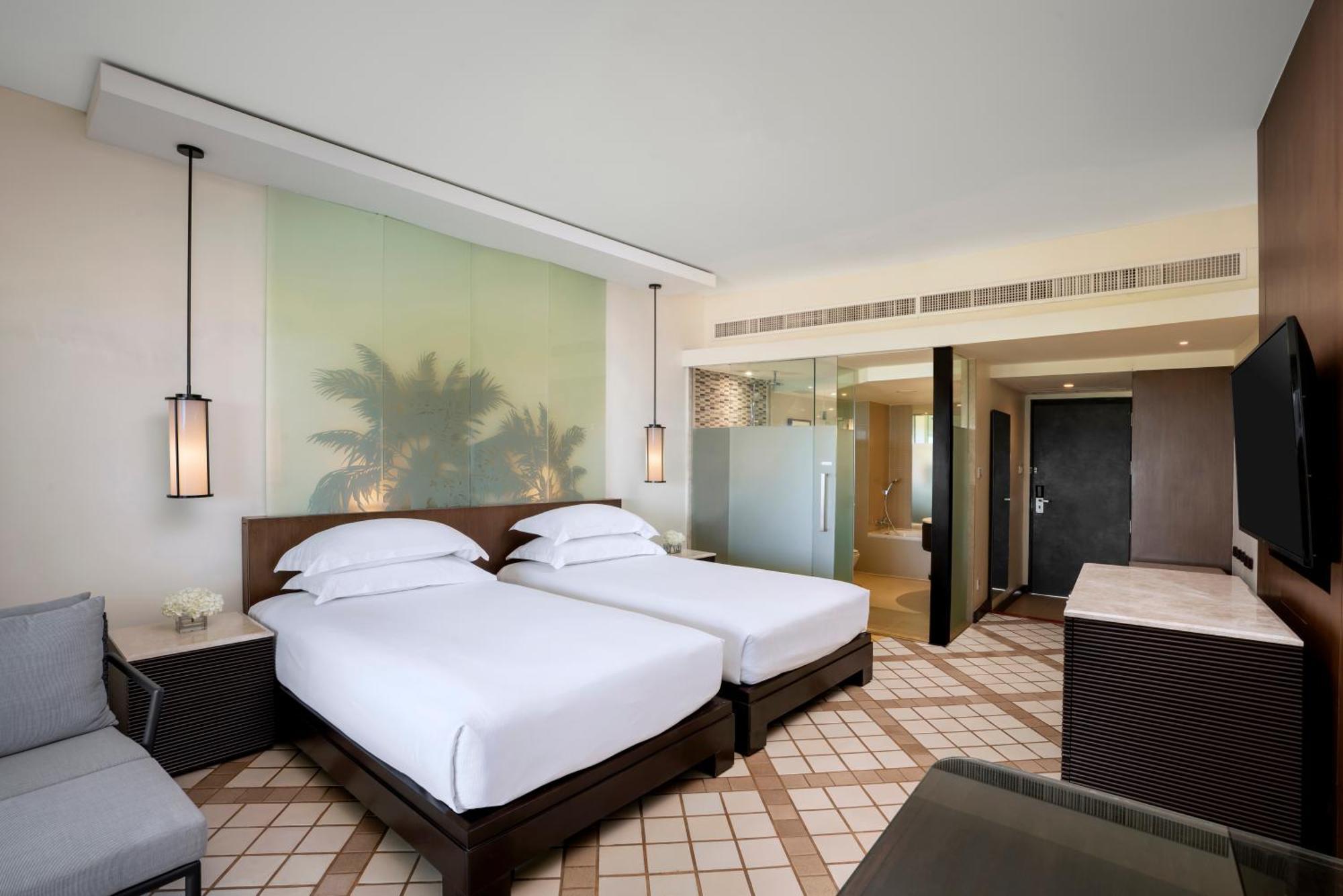 Pullman Phuket Beach 5*
