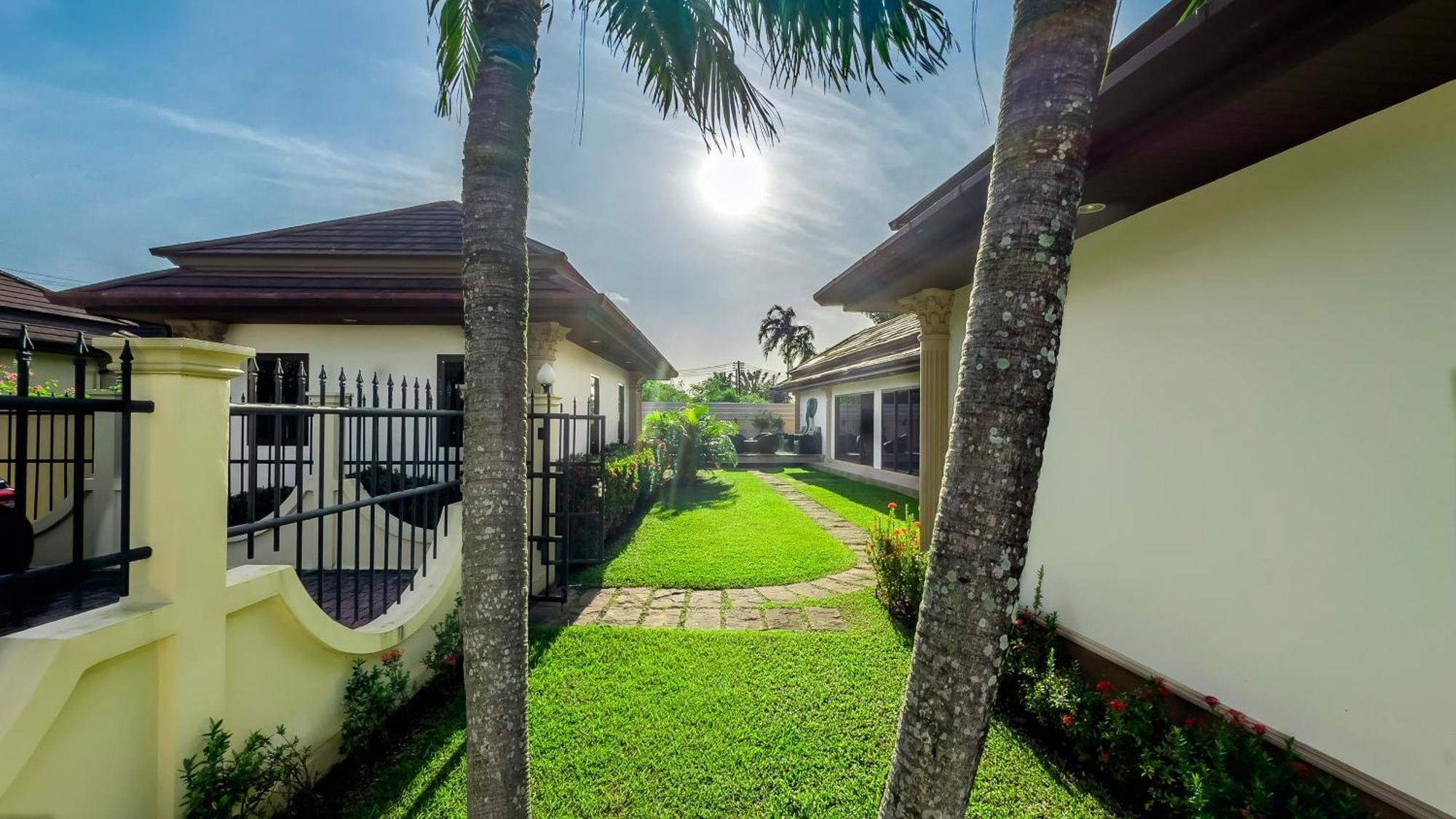 Garden 4br With Private Pool Ban Saiyuan