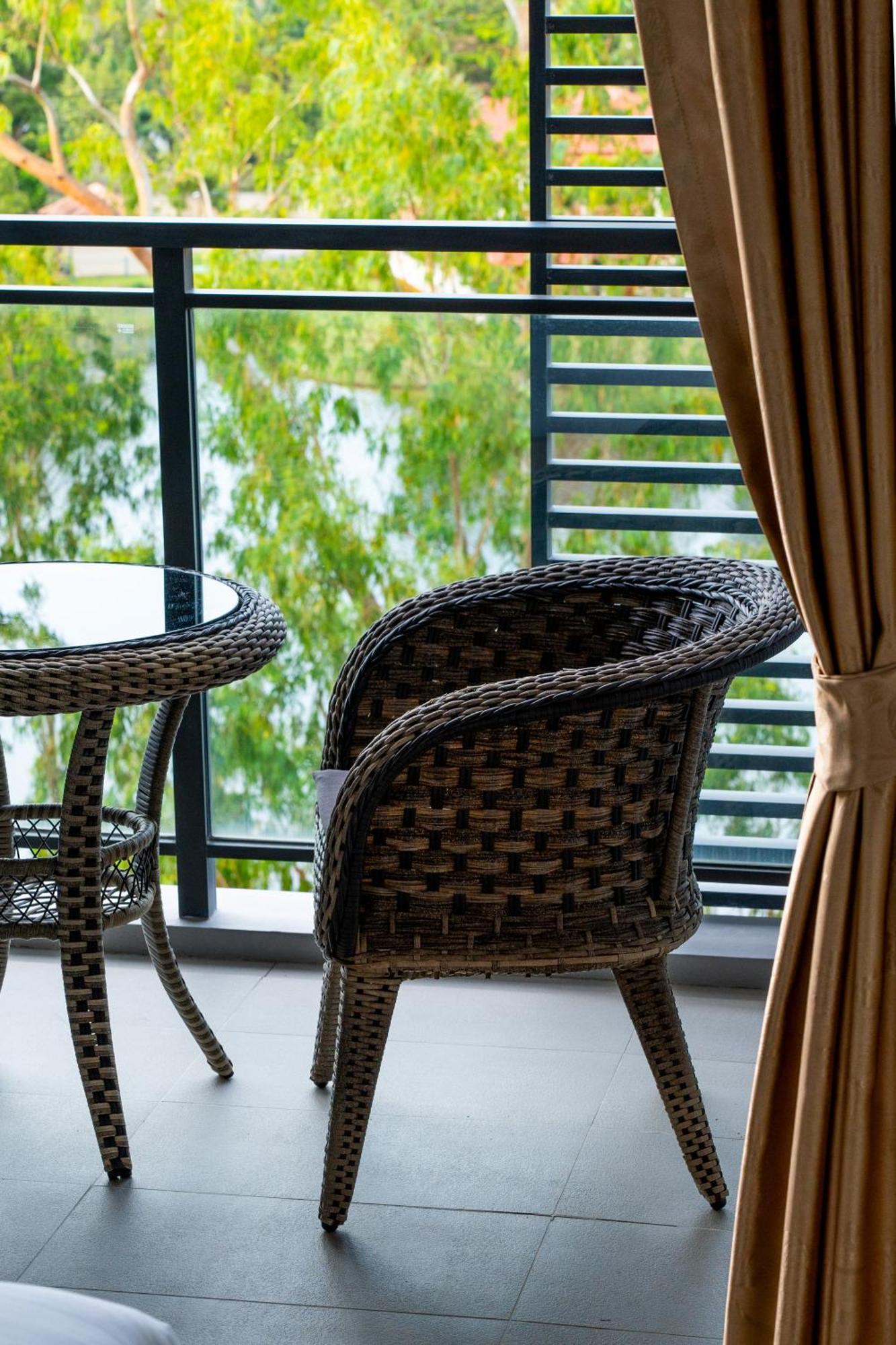 Cassia 2 Bedroom Lake&road View By Nla