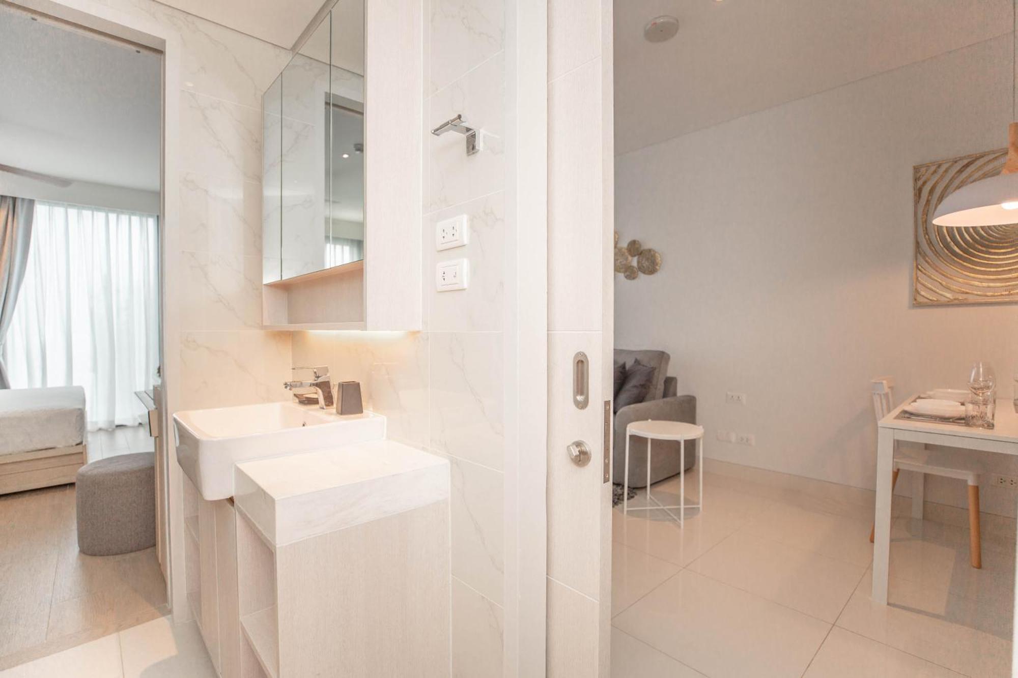Cassia 1 Bedroom Lake&pool View By Nla Apartment