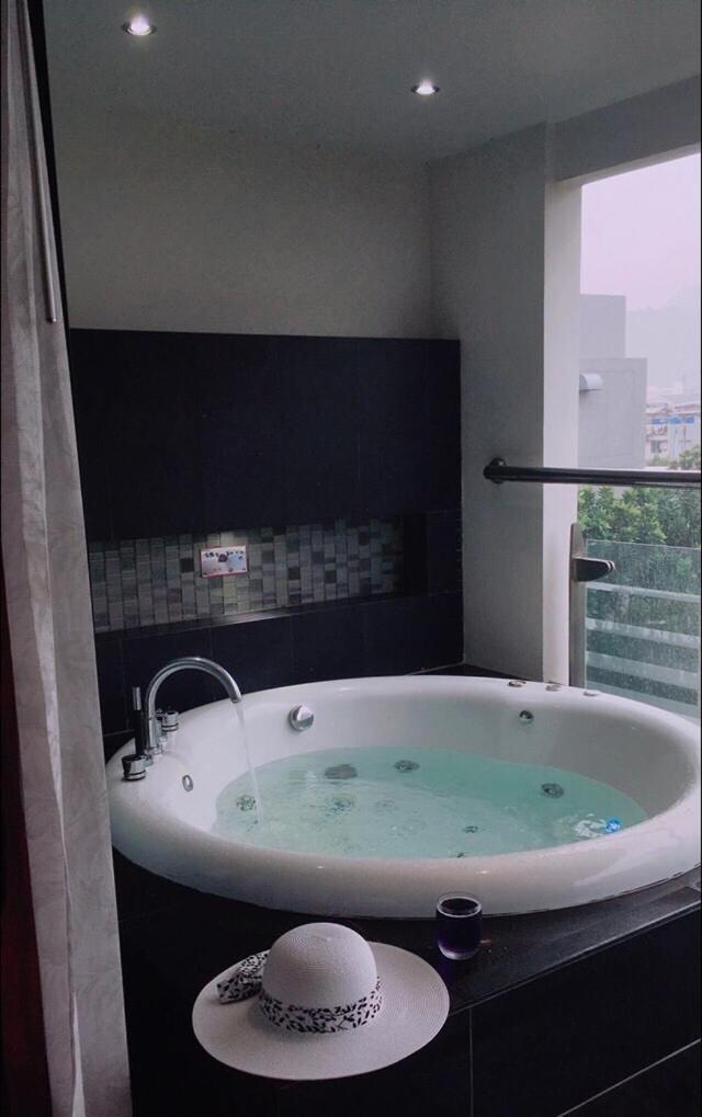 Apartment Absolute Bangla 65 Sqm Balcony With Jacuzzi Patong