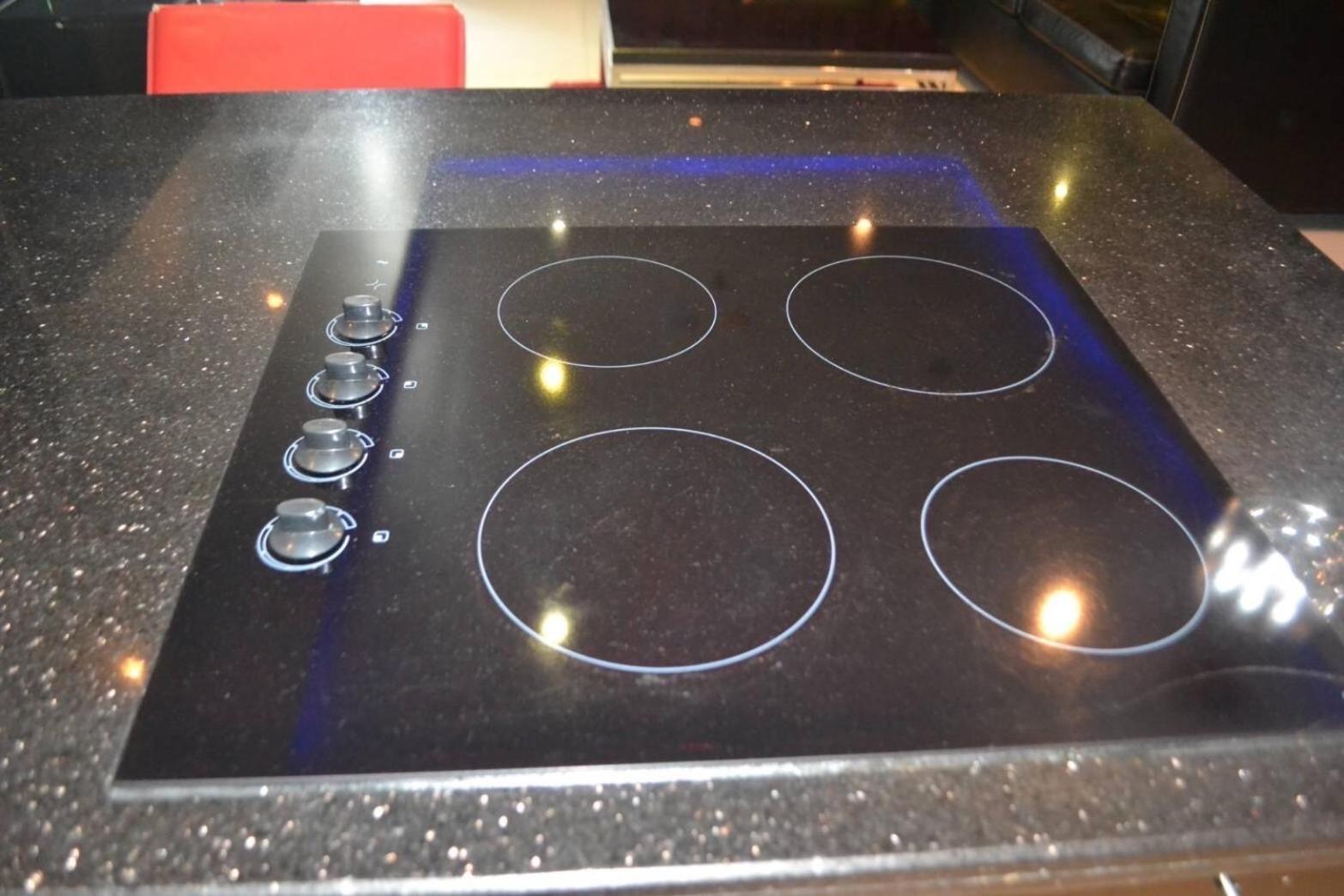 Absolute Bangla 65 Sqm Balcony With Jacuzzi