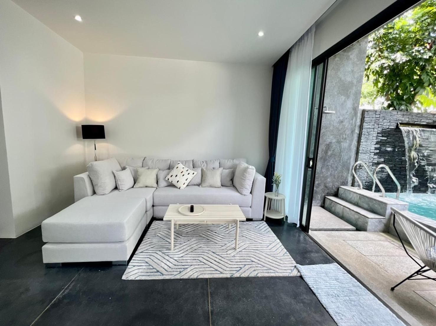2 Bedroom Modern Pool Chalong