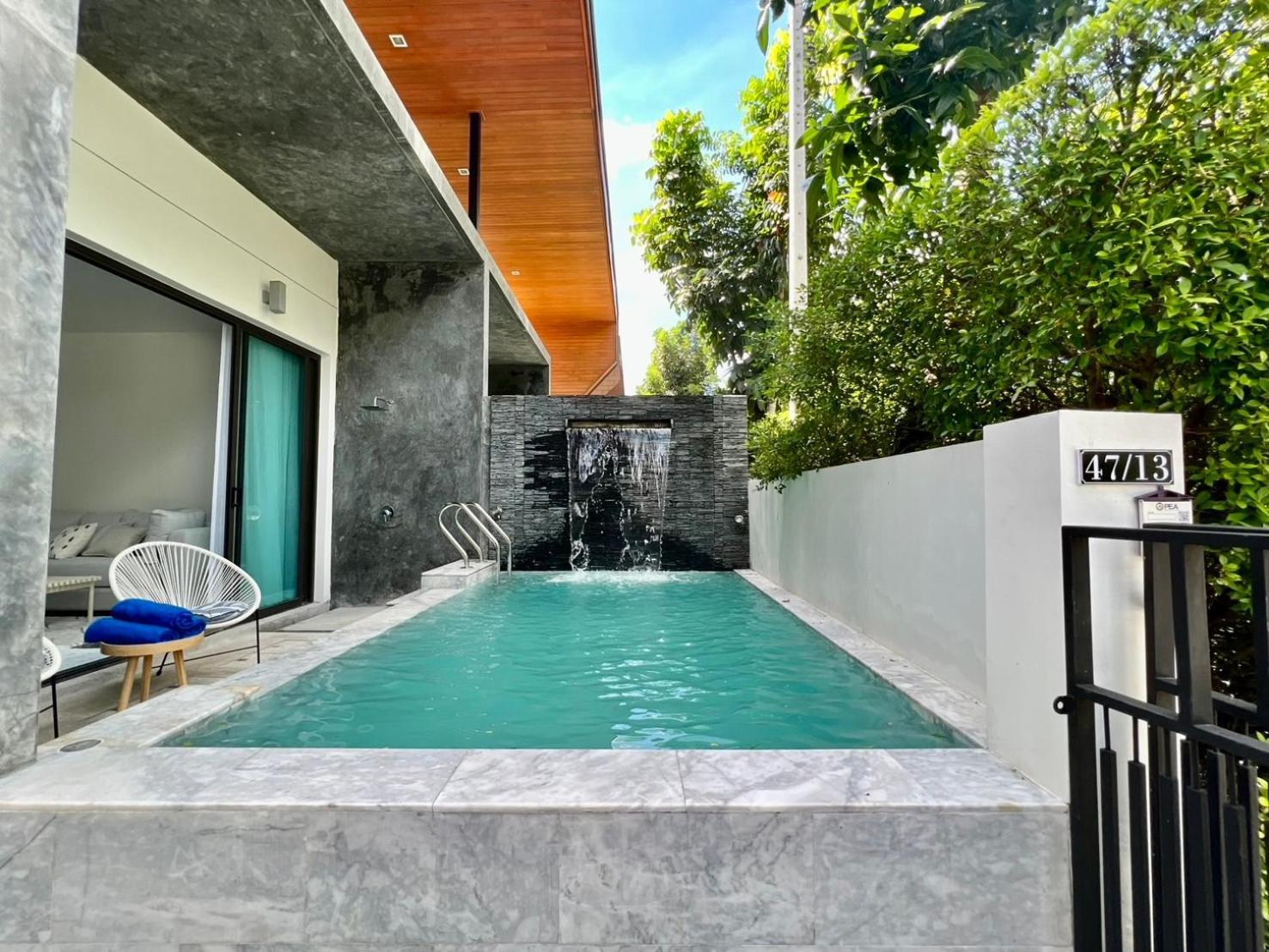 2 Bedroom Modern Pool Chalong