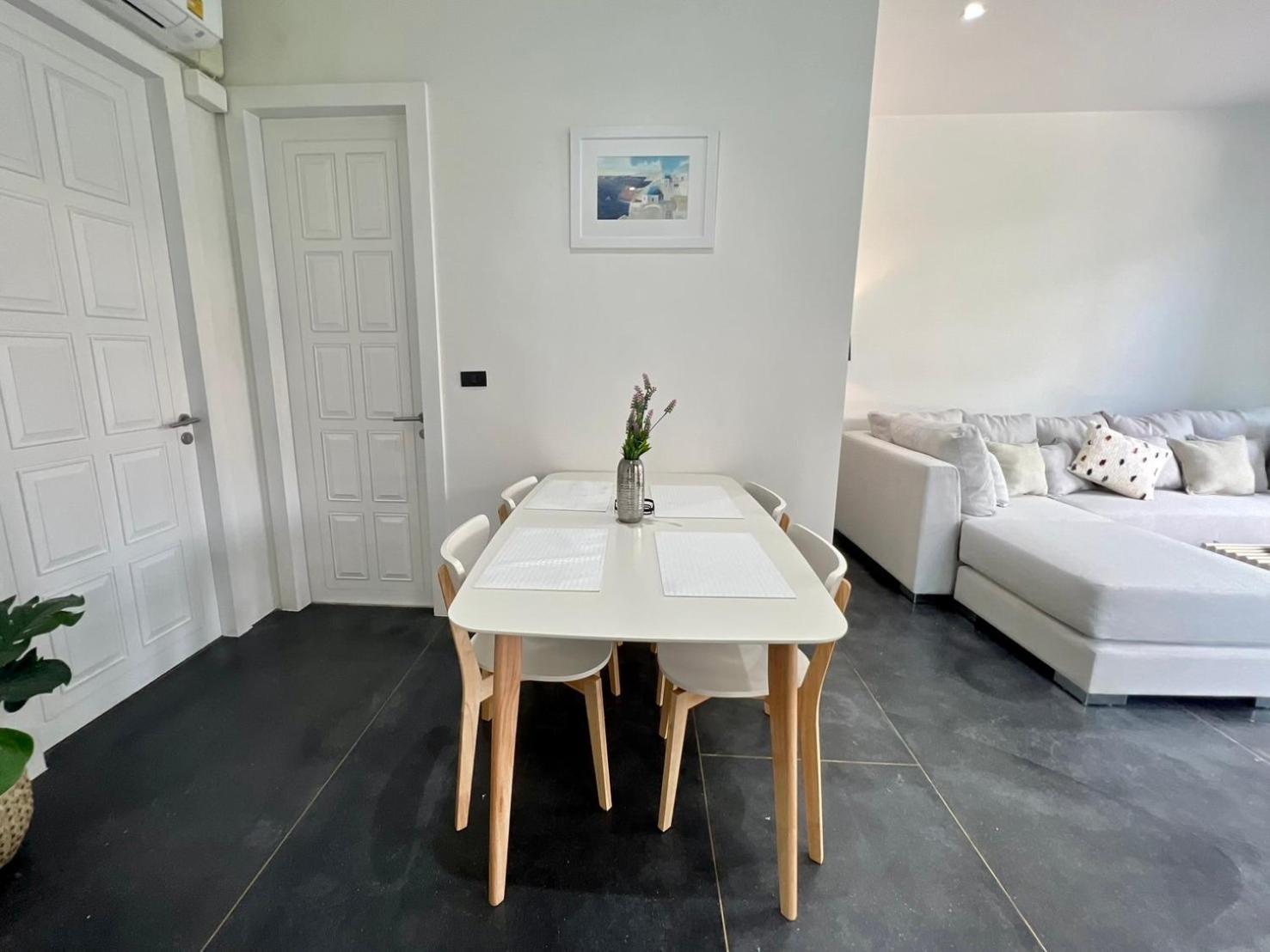 Villa 2 Bedroom Modern Pool Chalong