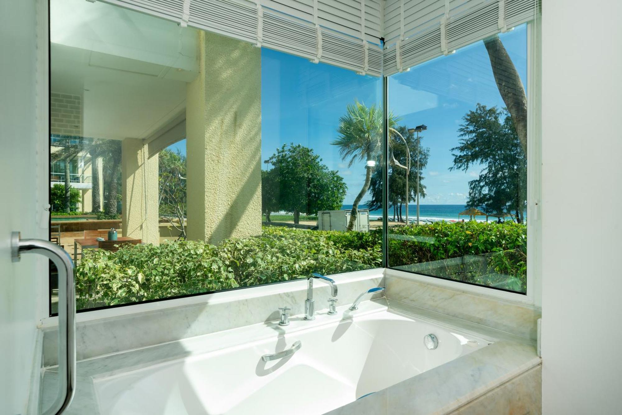 Pangsapuri Beachfront 703 Karon