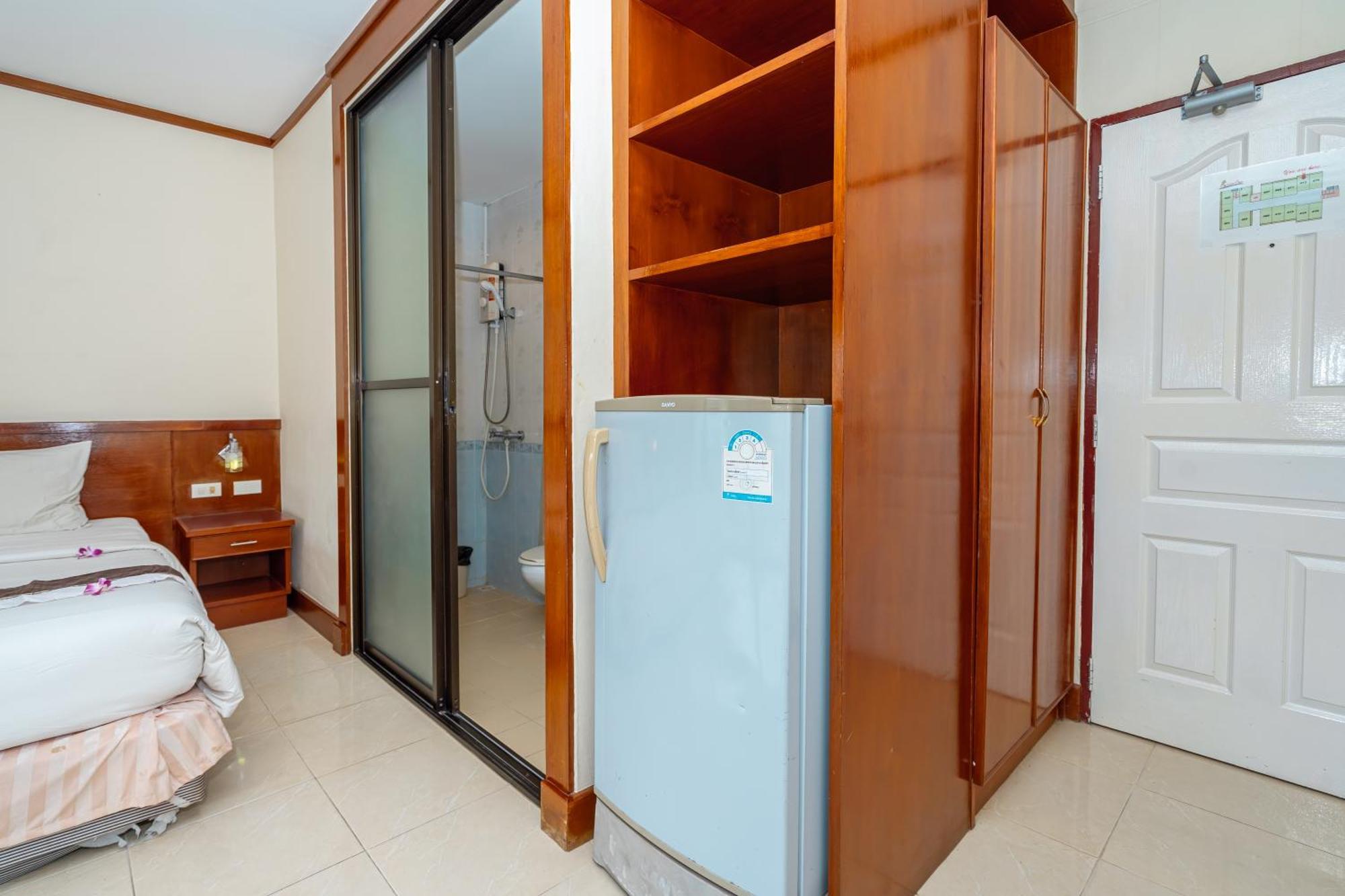 Outdoor Hotel Strand Kata