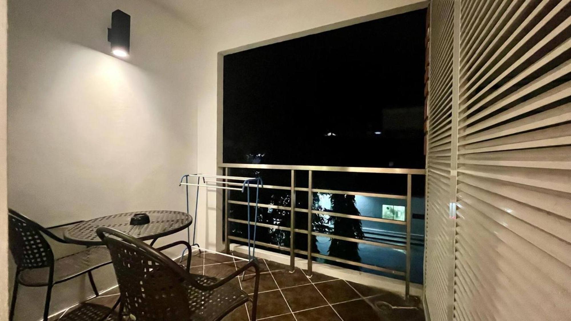 6-15 Large 1br 1bath 1 Km Walking To Apartment *