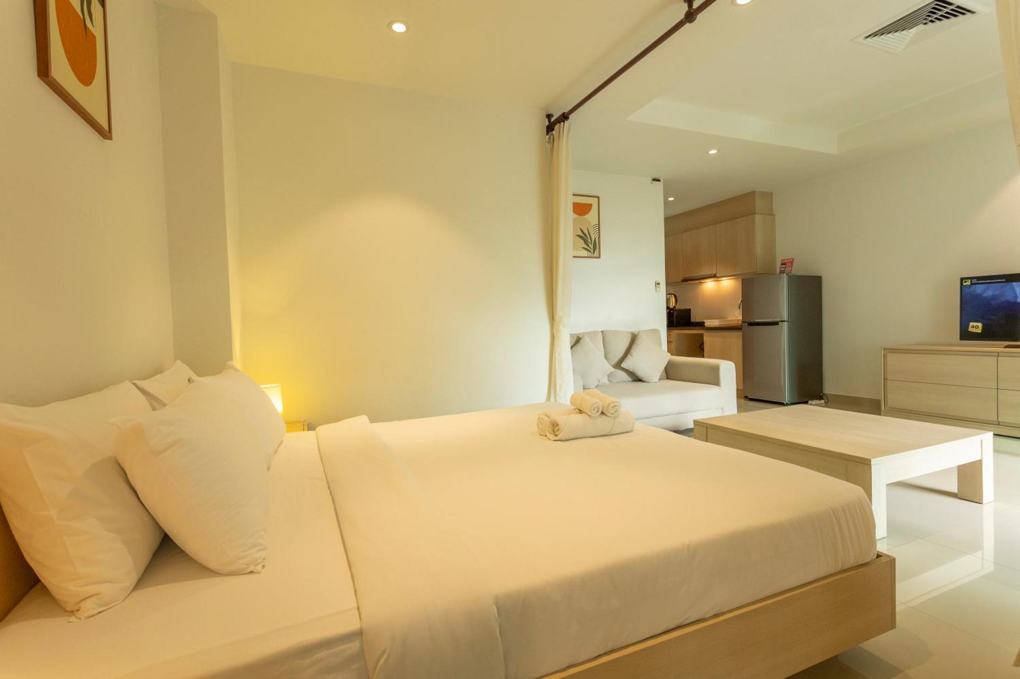 Apartment 1br With Pool, Serene Setting & Balcony C131 *