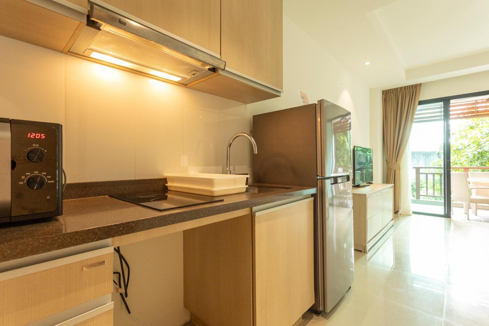 1br With Pool, Serene Setting & Balcony C131 Apartment