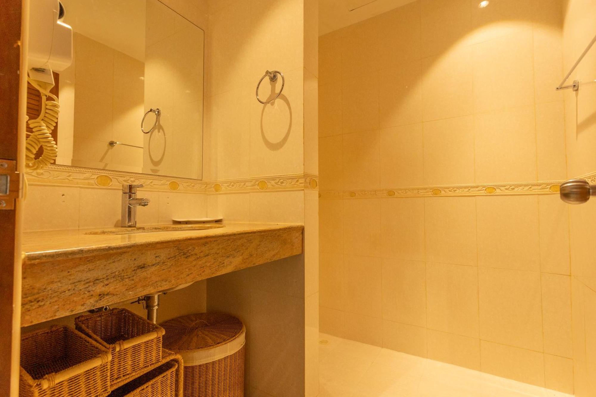 1br With Pool, Serene Setting & Balcony C131 Apartment Surin Beach (Phuket)