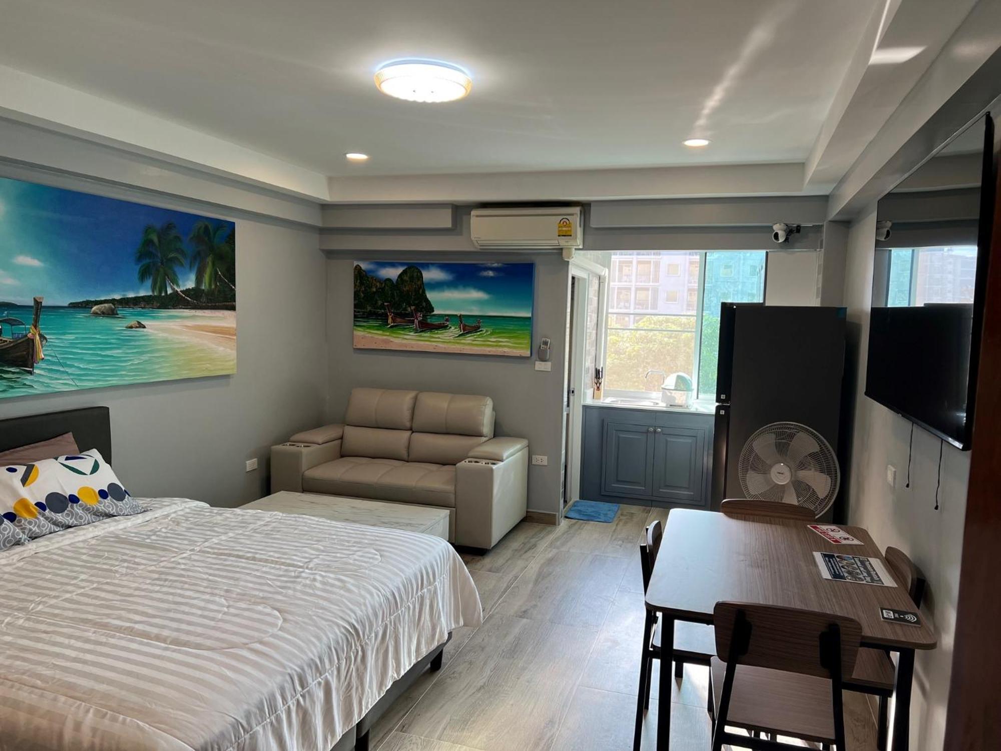 - 28 Sqm - Kitchen, Private Bathroom, Seating Area, 65