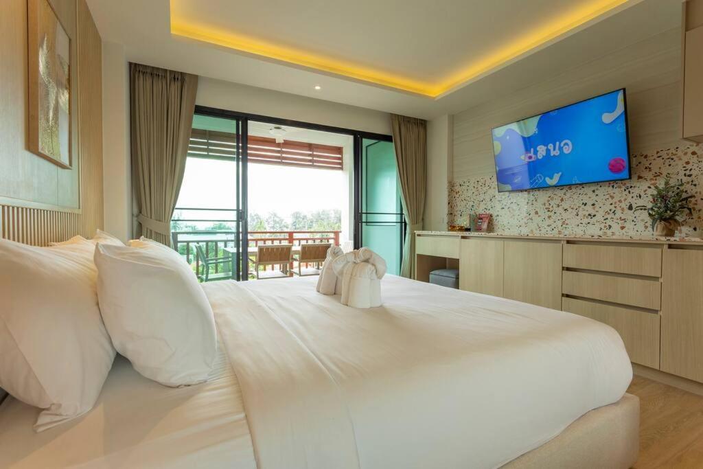 1br With Pool, Serene Setting & Balcony C131 Apartment *