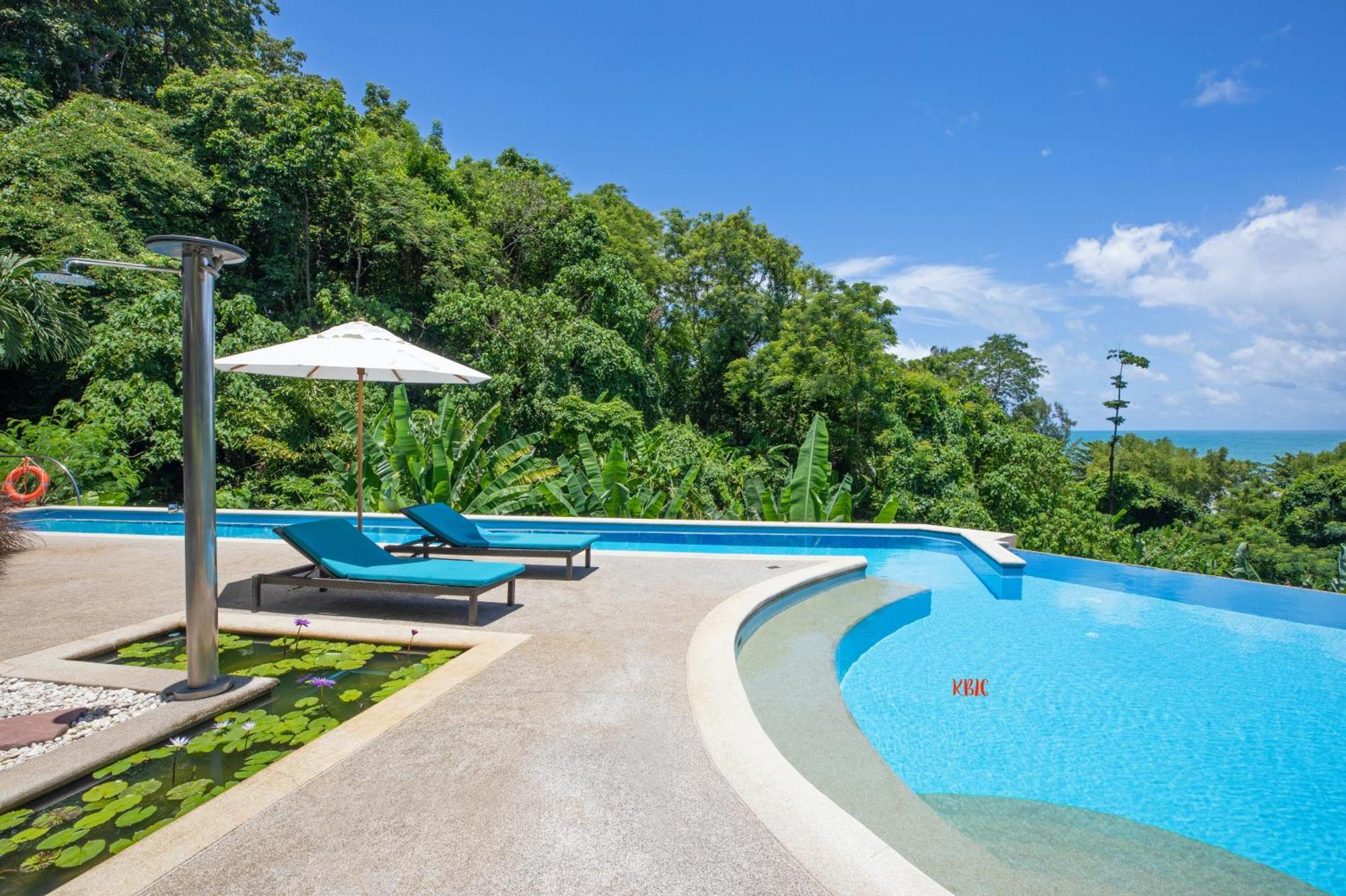 Luxury - Spacious - Exquisitely Furnished - 6min Walk To - 2025 Traveller Award Winner Apartment