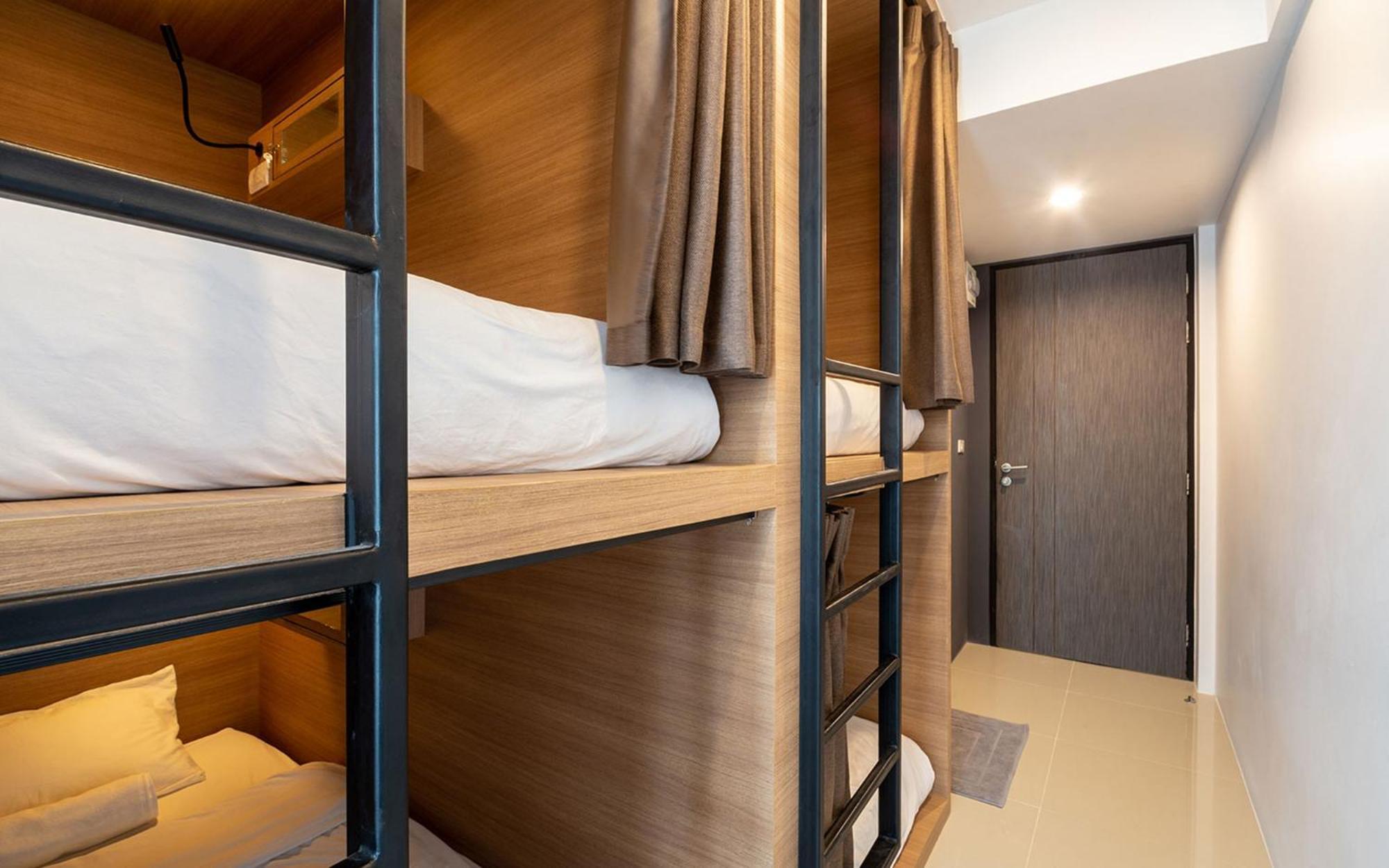 Capsule hotel Poshtel Phuket