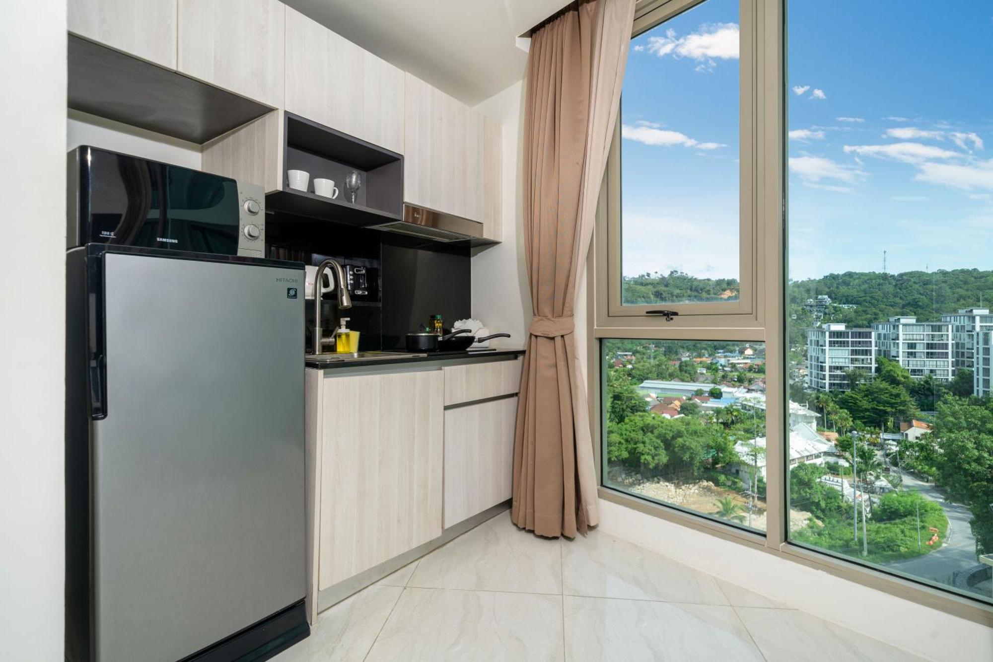 Pangsapuri Seaview C76 In Oceana Just 450 M Walk From The