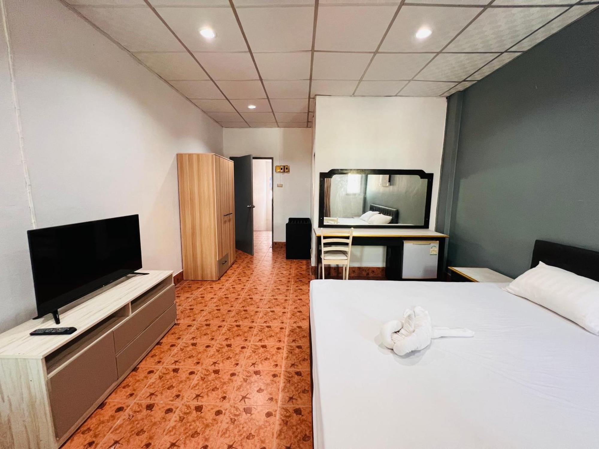 Hostel Adventure Patong