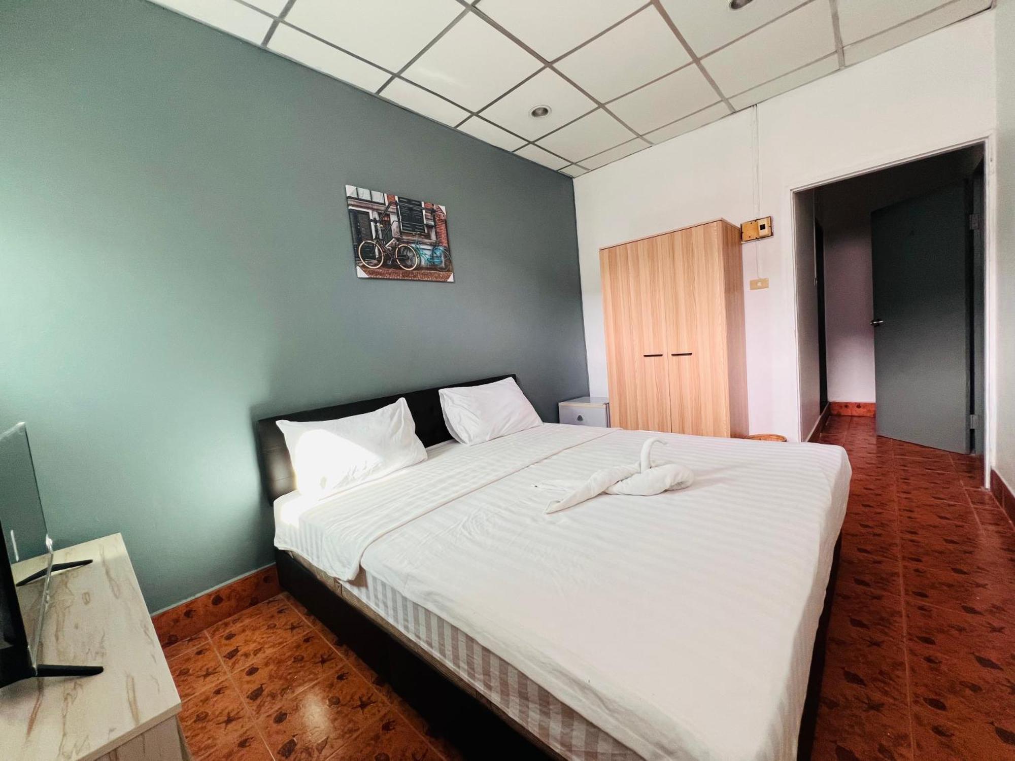 Hostel Adventure Patong
