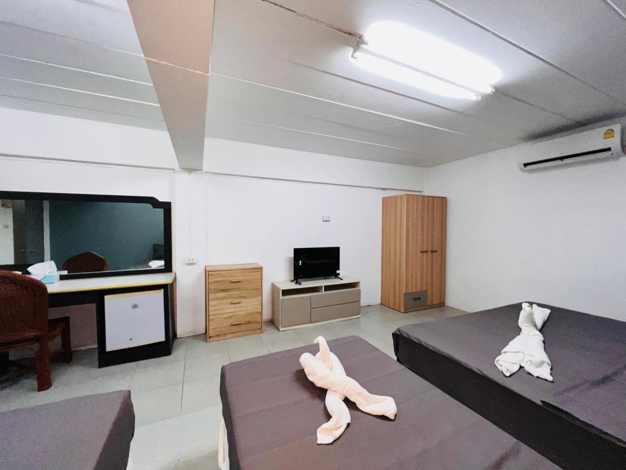 Adventure Hostel Patong