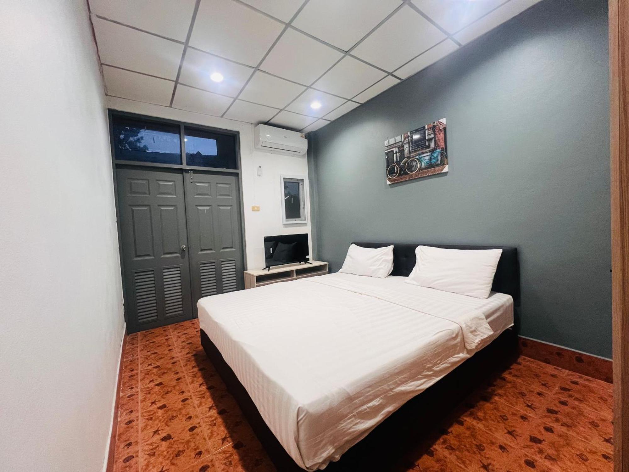 Adventure Hostel Patong