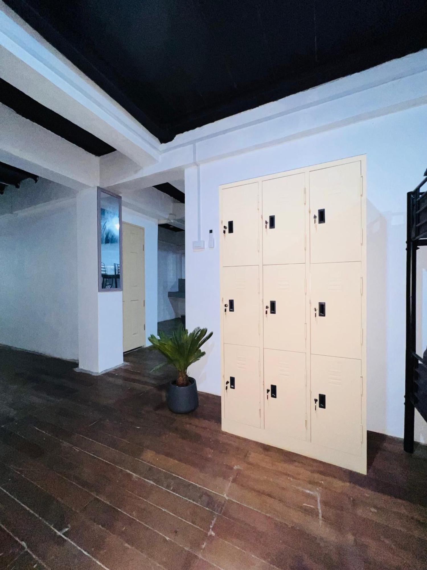 Hostel Adventure Patong
