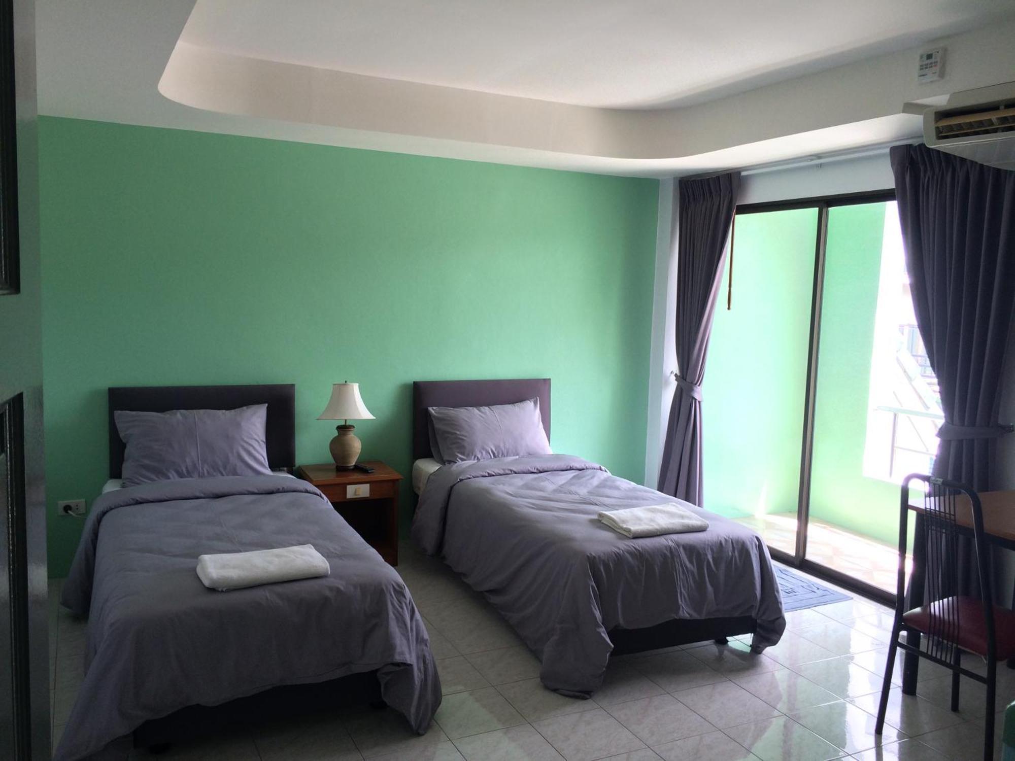 Hotel Kamalaburi Kamala Beach