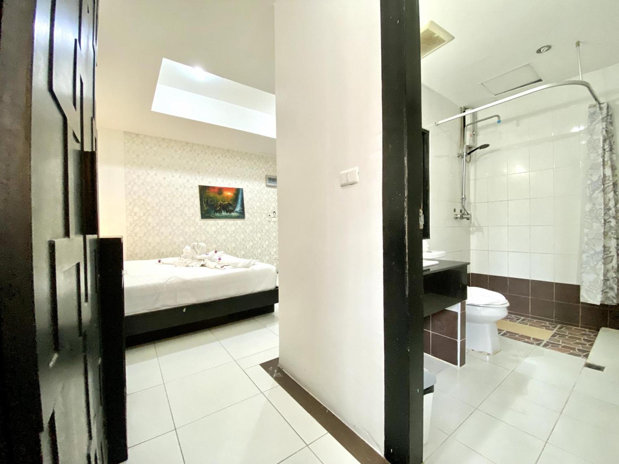 Hotel Beachwalk Patong