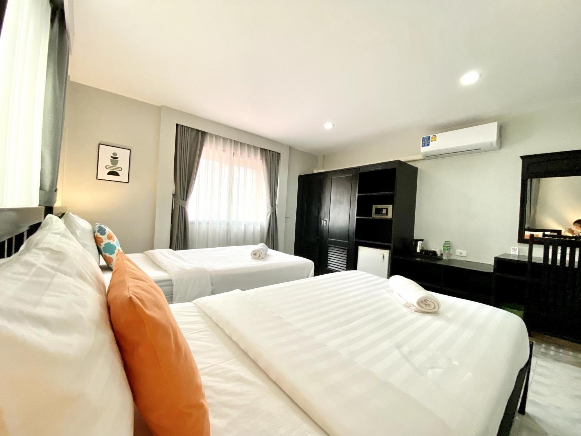 Beachwalk Minotel Patong