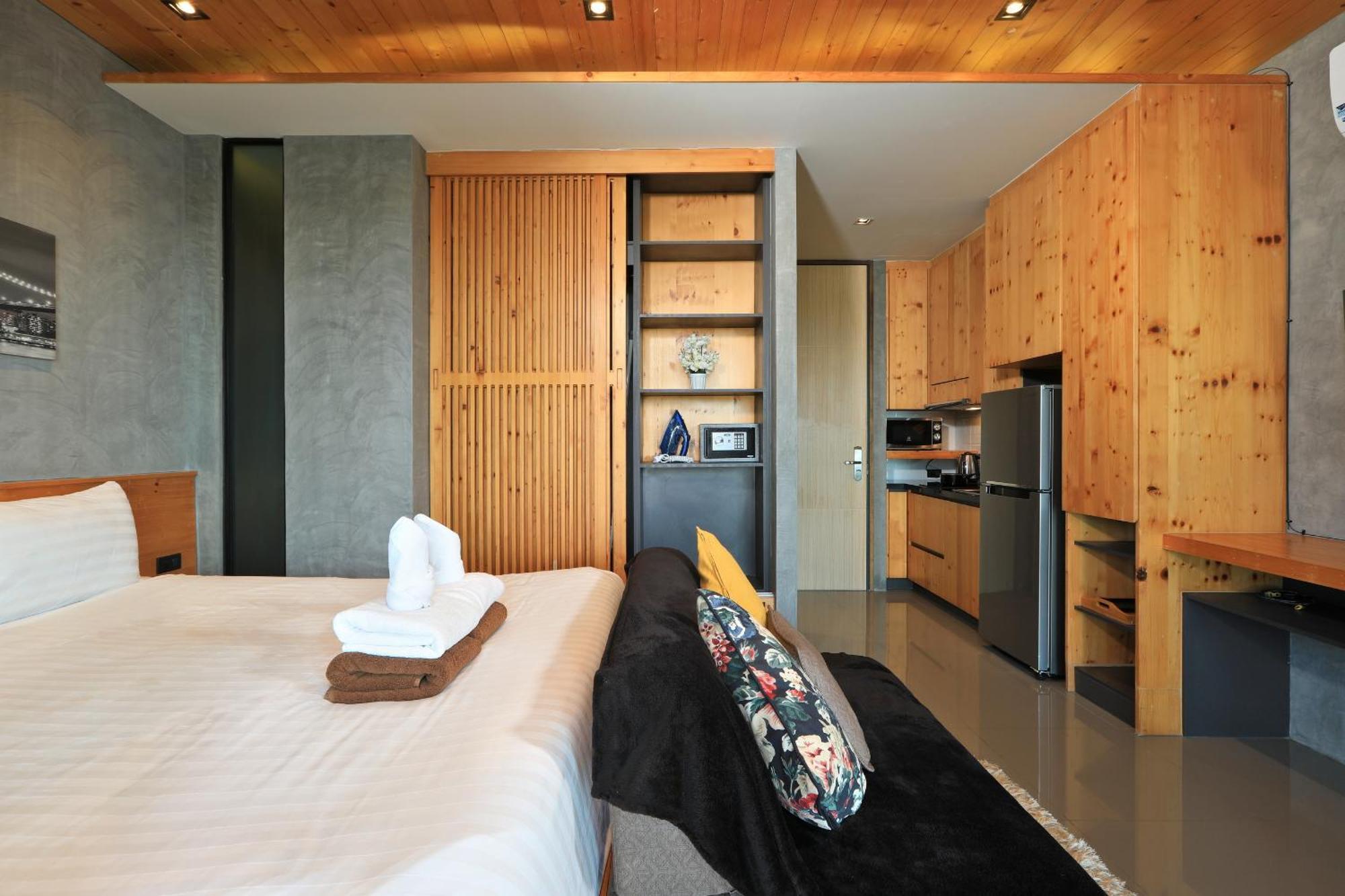 Near Naiharn By Capital Pro Apartment Phuket