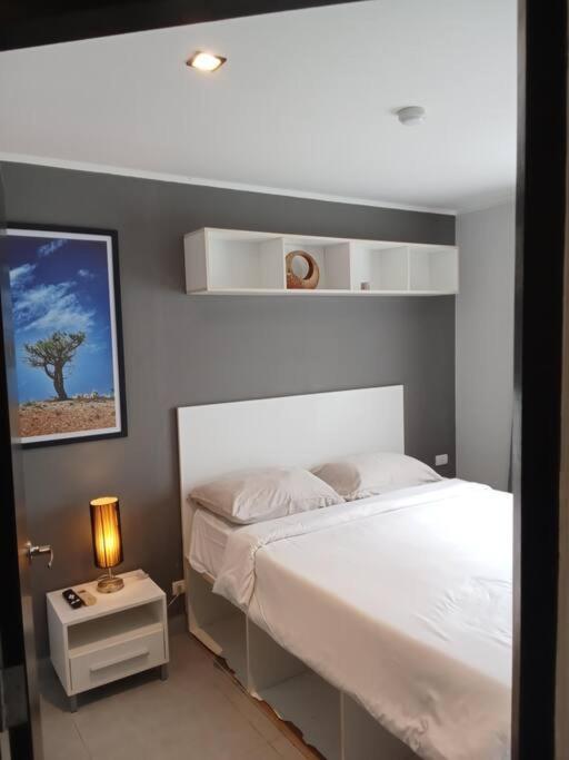 Apartment In Great Location 1br - Nv-211 *
