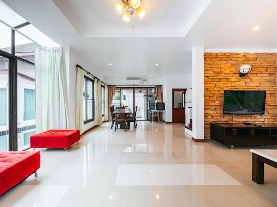 Villa Pool Tambon