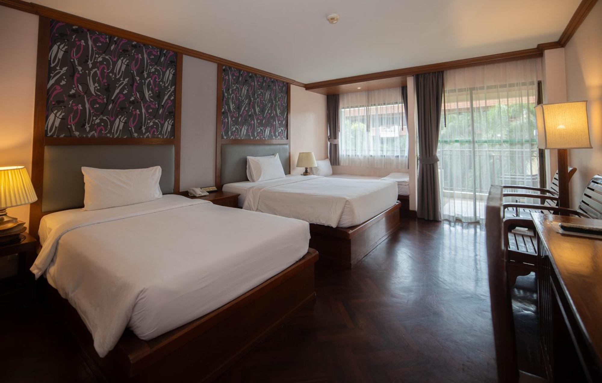 Hotel Baumanburi Patong