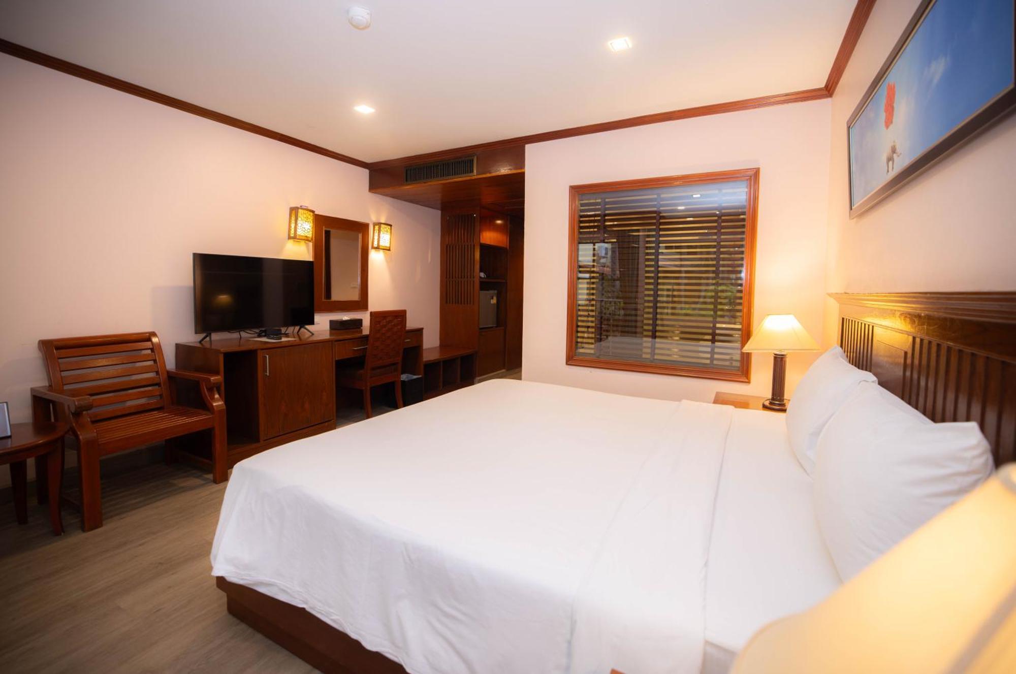 Hotel Baumanburi 4*