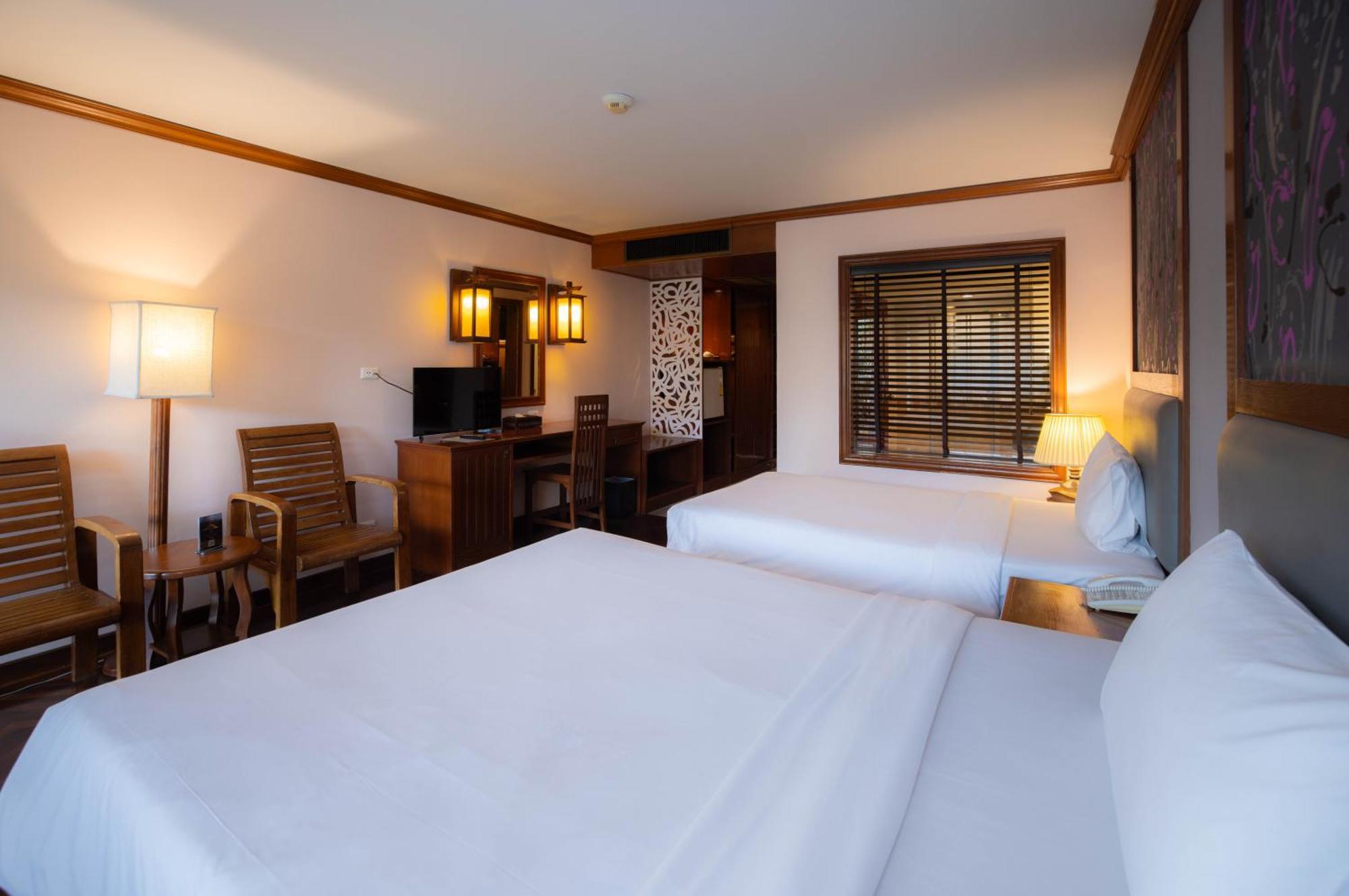 Hotel Baumanburi Patong