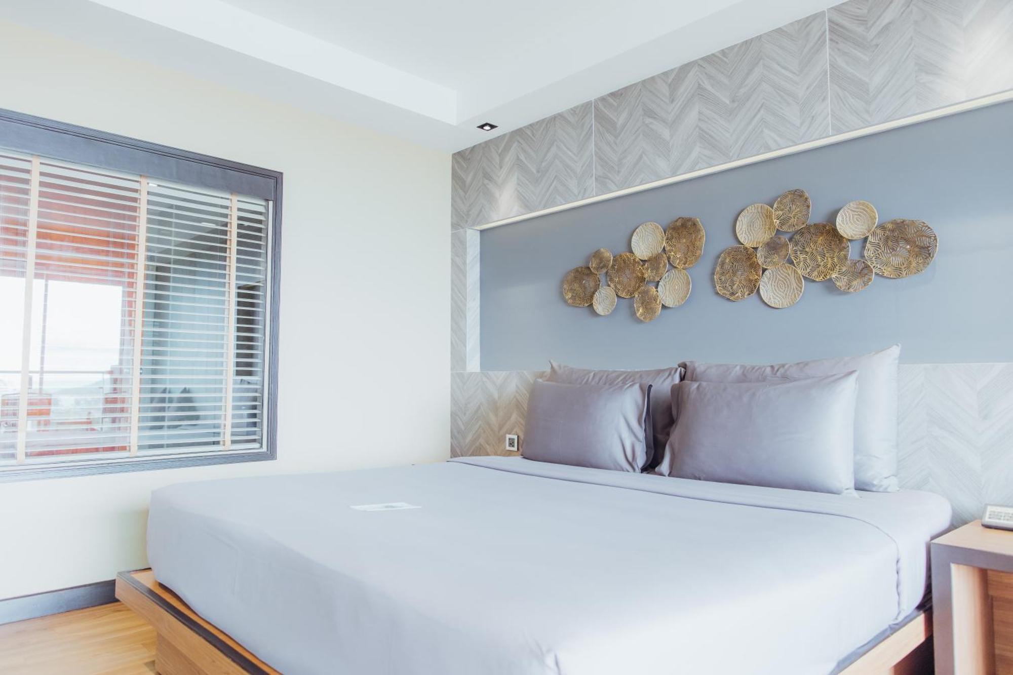 Hotel The Senses Pool Patong