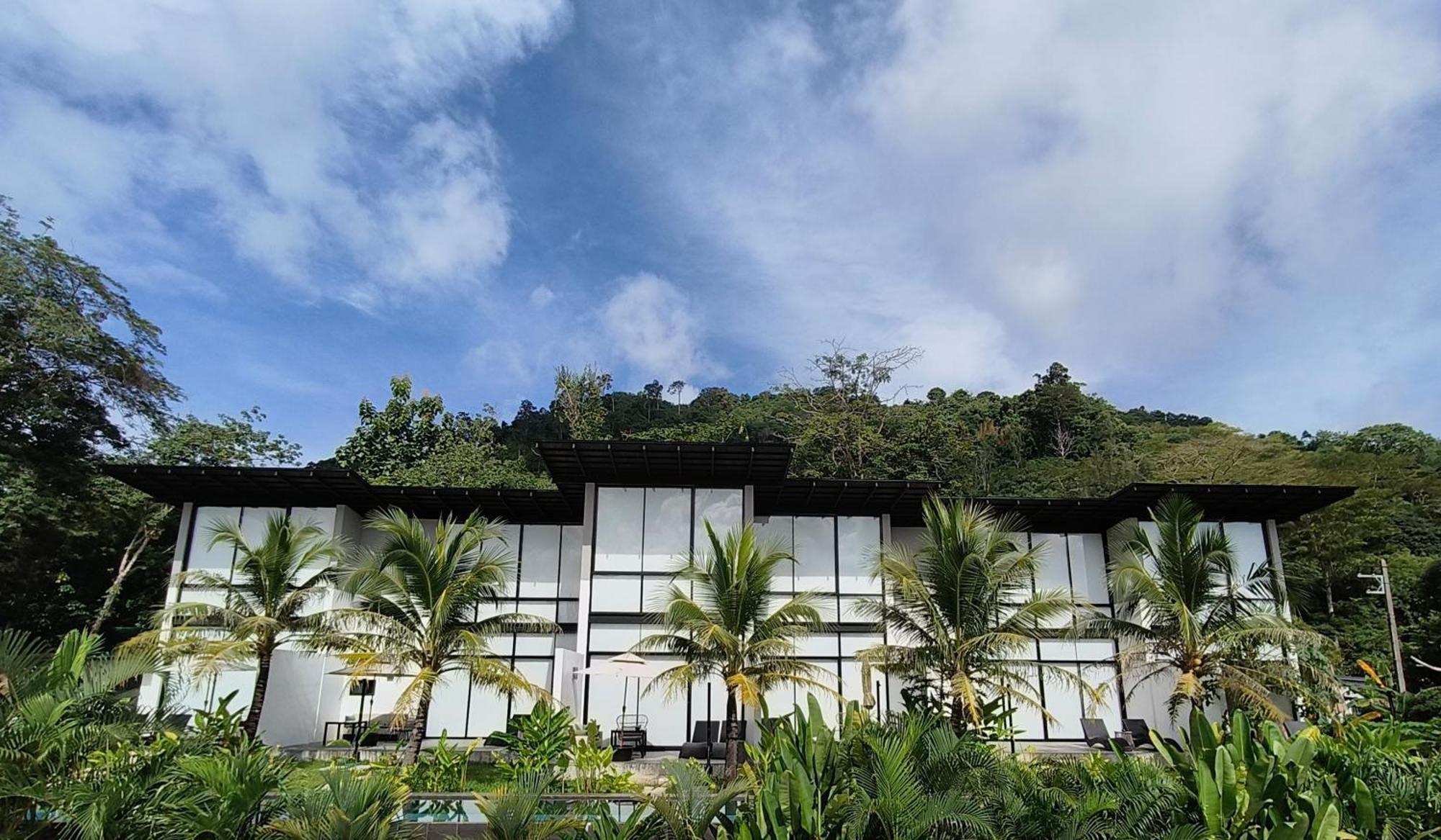 Sky Lofts Phuket Apartment *